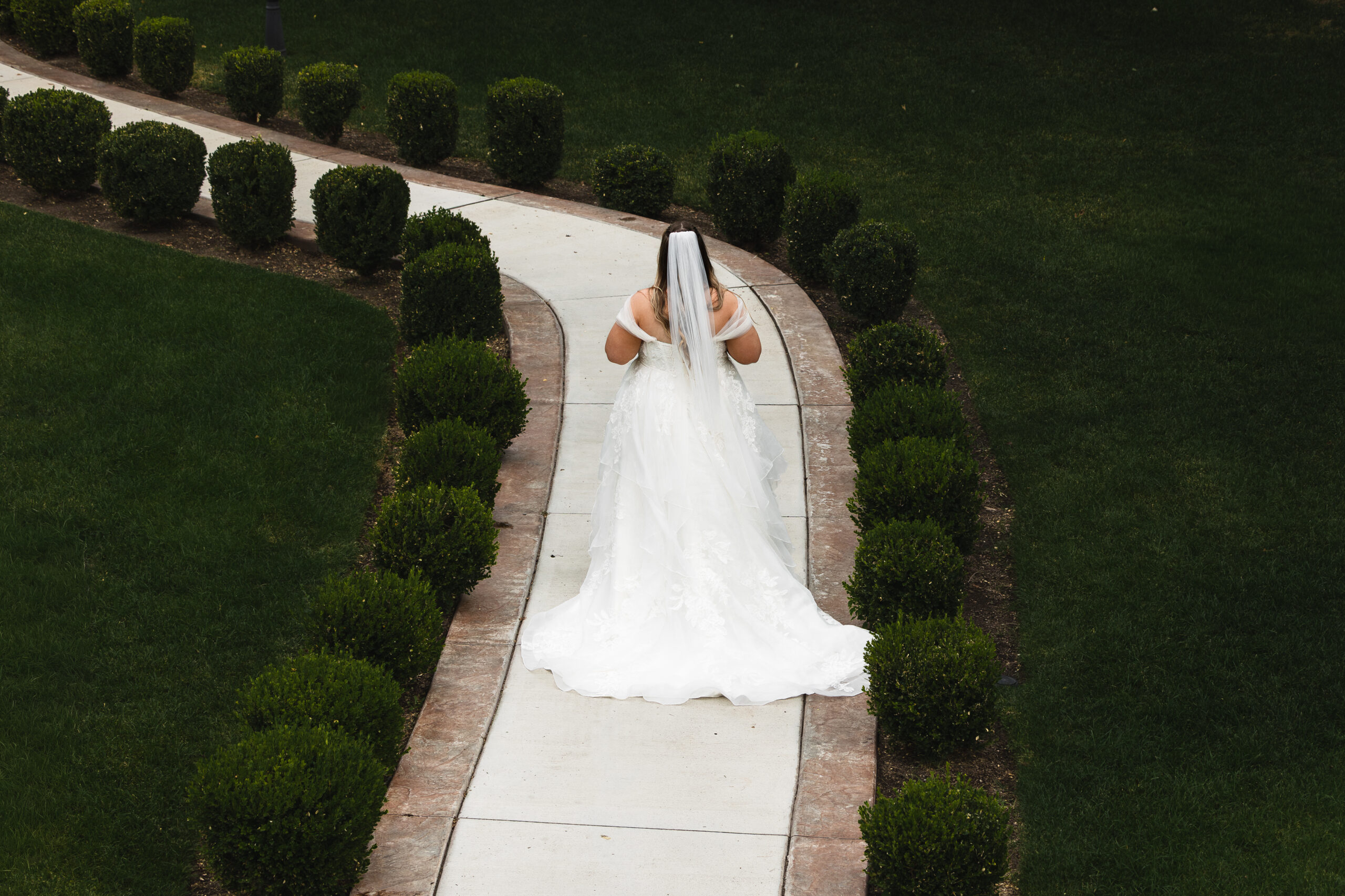 Elegant Utah Bridals at The Magnolia Event Center